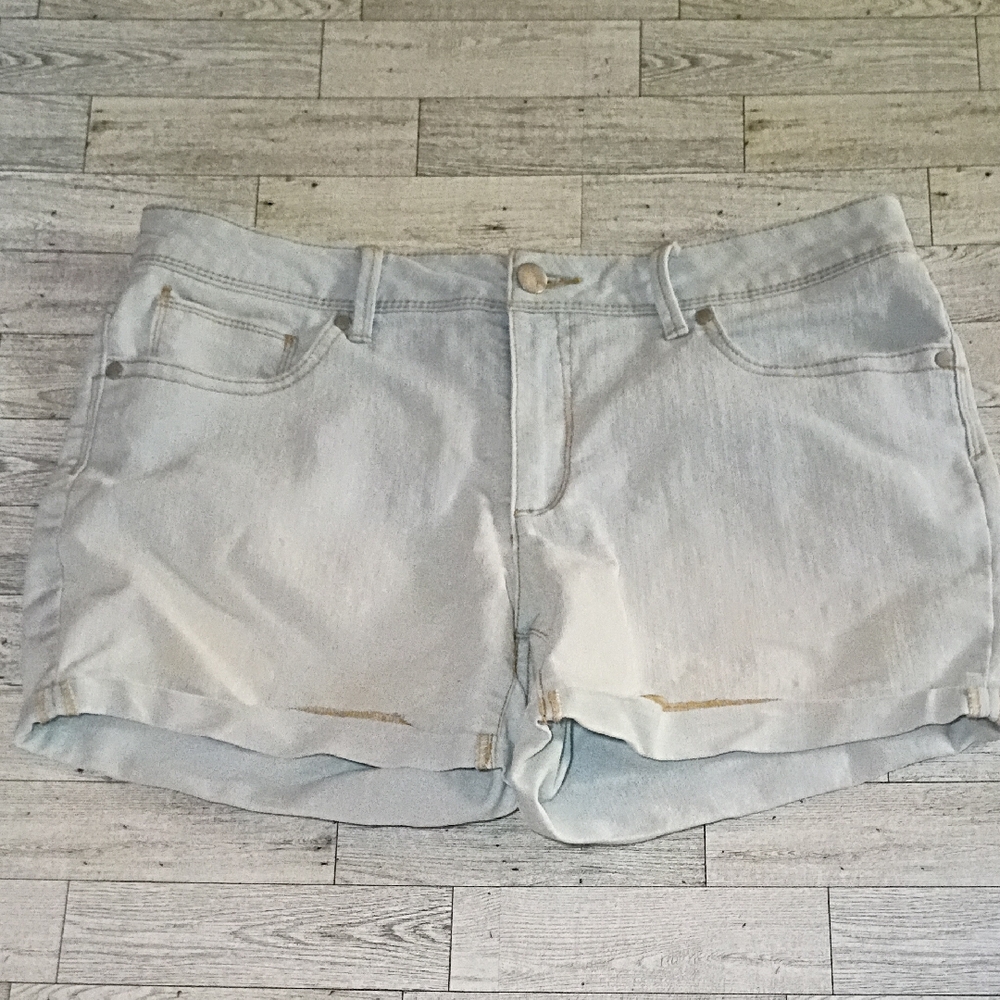Faded Glory Washed Denim Rolled Cuff Shorts Women's Size 12 EUC